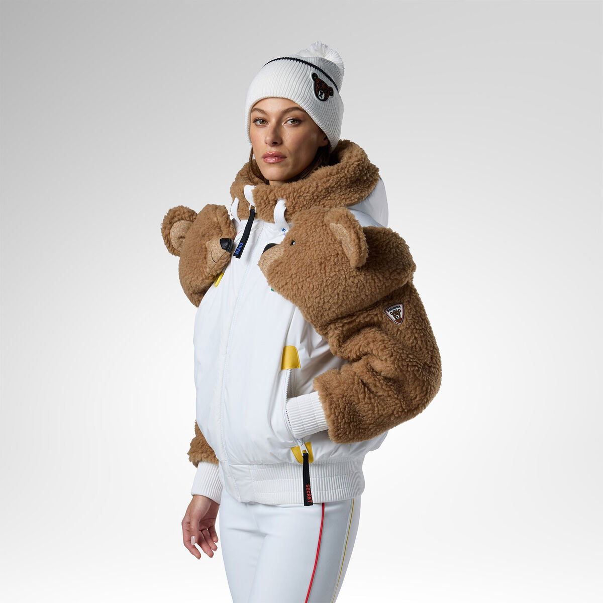 Giacca donna Rossignol JCC Teddy Hoodie CastelBajac indossata, vista di tre quarti