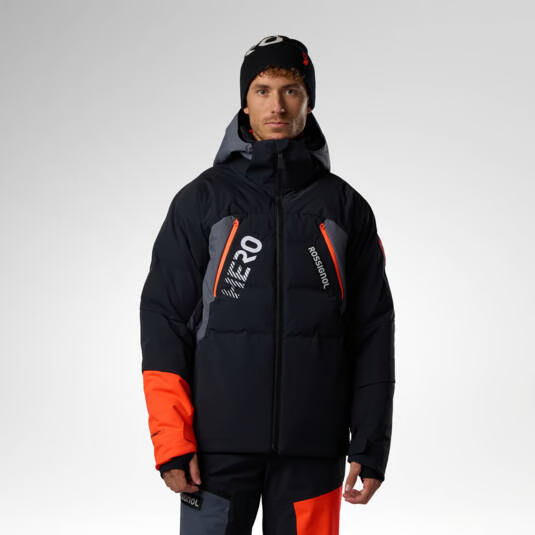 Giacca Rossignol Hero 4-Way Stretch Puffy nera, vista frontale indossata
